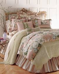 اجمل اثاث المفارش مفارش غرف نوم عصريه مفارش غرف نوم كلاسيكية Chic Bedroom Bedroom Design Shabby Chic Bedrooms