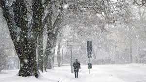 Viele regionen deutschlands haben bereits schon den ersten schnee des winters hinter sich, das wetter in nrw hat sich diesbezüglich bis jetzt zurückgehalten. Nrw Wird Zum Winterwunderland Dichter Schneefall Und Bis Zu Minus 15 Grad Archiv Wdr