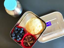 Snacks Fur Kindergarten Und Vesper Milchbrotchen Mit Wenig Zucker Https Familieberlin De Milchbrotchen Snacks Essen Fur Kinder