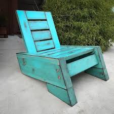 Chaise De Plate Forme En Bois Recuperee Moderne Vintage De S O Etsy Diy Deck Furniture Deck Chairs Wood Deck