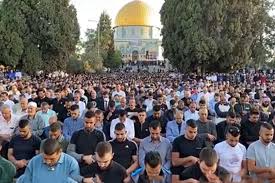 Bu nedenle camilerde din görevlileri namaz öncesi bayram namazının nasıl kılınacağını. On Binlerce Filistinli Mescid I Aksa Da Bayram Namazi Icin Kiyama Durdu Gazete Konya