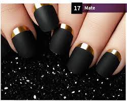 Las uñas rosa también se usa mucho como complemento en las uñas de neon ya que es un color que en estos tonos quedan. Unas Acrilicas Con Negro Y Dorado