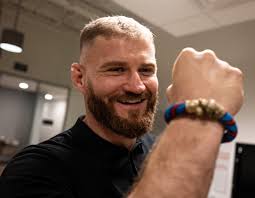 Hill is out, you can convince me, that this isn't Jan Blachowicz's Rope  Magic. 2 title fights in half a year because of champ injuring himself?  Thats ridiculous! : r/ufc
