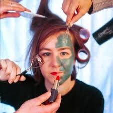 Social media diminishes self-esteem, encourages fake beauty