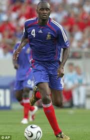 His father left his mother when vieira was just 3 years old. Patrick Vieira France Vieira S Family Moved From Senegal Where He Was Born To Dreux France When He Was France National Team Patrick Vieira Football Soccer