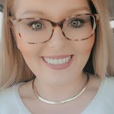 Stacy Raynor's Instagram, Twitter & Facebook