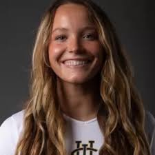 Congratulations to Isla Olesen of @unb_wvolleyball, the 2025–26 recipient  of the Lynn Walsh Scholarship! Made possible by proud UNB alum and former  RED Lynn Walsh, this prestigious award recognizes a Fredericton campus