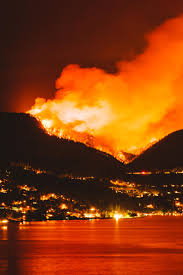 Mount law fire taken from west kelowna @11 pm ⁦@globalokanagan⁩pic.twitter.com/fbznenata3. 0qs Vr5kc194ym