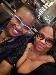 So y'all all pushing 40 and still look like teenagers 💚🤞