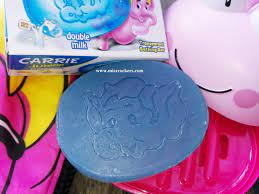 Produk carrie junior bubbly bar baharu ini memberikan sebuah pengalaman baru yang lebih menyeronokkan di dalam bilik mandi. Sabun Mandi Terbaru Carrie Junior Bubbly Bar Ceritera Si Gadis Biru