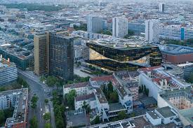 Flexible plans, conference rooms, high speed internet, and tons of other great amenities. Axel Springer Neubau
