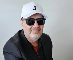 Falquez y Pavel Urkiza estrenan 'Río Arriba', una canción de resiliencia y  transformación