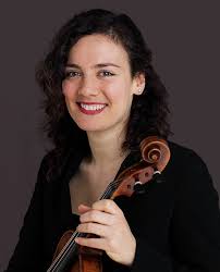 Bratschistin Esther Alba López hat vor ein paar Wochen ihre Probezeit  bestanden! Herzlichen Glückwunsch! Esther Alba López, geboren in Madrid,  studierte an der Reina Sofia School of Music Madrid, der Hochschule für