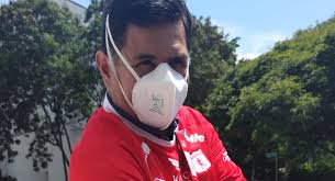 Alcalde de cali ,ex senador, médico, ex pdte del partido verde , creativo, agricultor, desarrollando la reserva betania, construyendo una colombia en paz. Alcalde De Cali Con Camiseta Del America En Final Con Santa Fe