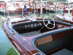 Triple Cockpit Chris Craft Barrelbacks Like This Rare 1941 23 Custom Classic Boats Wooden Boats Runabout Boat