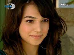 هل تذكرون ألما الطفلة الصغيرة في مسلسل نور التركي أصبحت فتاة جذابة جدا دنيا الوطن