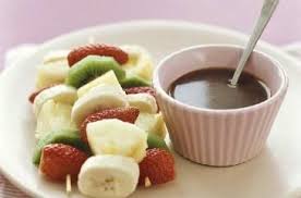 Brochettes De Fruits Sauce Chocolat Recette Fontaine Chocolat Brochette Fruits Brochette