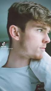 Recording NEW MUSIC in a HOTEL ROOM in Singapore 🇸🇬 #fypシ゚viralシfypシ゚  #music #recordingstudio #hotel #singapore