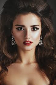 You can also go smaller or larger, depending on how thick you want your waves to be. Easy Vintage Hairstyles 10 Styles That Take No Time At All