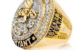 The Lakers Gave Kobe Bryant A 4 87 Carat Diamond Retirement Ring Vanessa Bryant Kobe Bryant Kobe Bryant Pictures