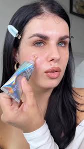 All about that base 🤌 BeautyScreen is the skin tint that layers seamlessly  with your other skincare and makeup. The hydrating, lightweight formula  melts into your skin for a glow that has