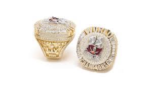 The top of the ring has 319 (!) diamonds by adam london. Bucs Super Bowl Lv Championship Ring Reveal Youtube