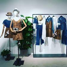 Cohim Fashion Training Organization Beijing China Photography Is An Art Of Observation Pinned By Ton Van De Store Design Shop Design Shop Interior Design