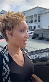 Amanda Tai's Instagram, Twitter & Facebook