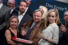 Christine urspruch machte sich in der kinowelt einen namen, indem sie ihren charakter im kinderfilm sams zum leben erweckte. Christine Urspruch Tatort Star Hat Sich Von Ehemann Tobias Materna Getrennt Express De