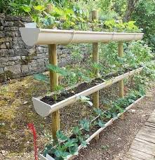 Gouttieres En Plastique Pour Realiser Un Jardin Potager Jardin En Carre Faire Un Potager Jardin Potager