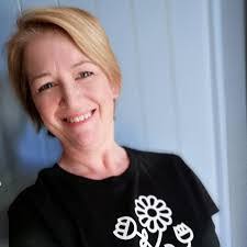 Karen Fincham's Instagram, Twitter & Facebook