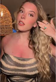 Dress the baby bump with me