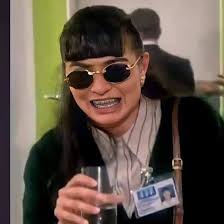 alguien sabe dónde puedo ver Bronco la serie? q solo hay una televisión en  el pueblo tercermundista dónde estoy, y la están ocupando 😭