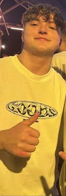 21 bi male looking for fun/fwb hmu Melton area 😜