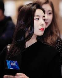 그는 이 글을 통해 '가해자(리아)는 돈을 빌리고 갚지 않거나 아무 이유 없이 친구를 왕따시켰다'고 주장했다. 15 Itzy Liaë¦¬ì Ideas