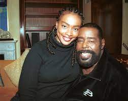 Then, r&b legend barry white's son, darryl, is suing barry's second wife, goldean. Barry White With His Wife Who2