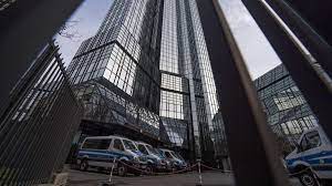 Sven dankelmann, teamleiter und selbstständiger finanzberater für die deutsche bank kaiserstr. 70 Deutsche Bank Offenbach Offnungszeiten 2021 Photos