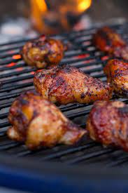 1 cucchiainopeperoncino in polvere (facoltativo). Ali Di Pollo Affumicate Al Barbecue Con Rub Alla Paprika Cumino E Zenzero La Ricetta Perfetta Wine Dharma