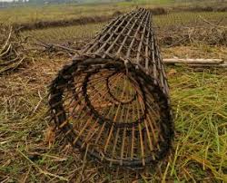 Alat penangkap ini ditujukan untuk menangkap gerombolan ikan permukaan (pelagic fish). Mengenal Lukah Alat Tangkap Ikan Tradisional Orang Melayu Jambi Kilasjambi