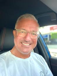 Hi everyone. Some previous years there has been an inflatable obstacle  course near La Cala. Is one there again this year? Thanks. Richard.