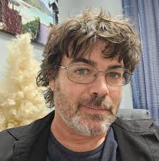 Vrc vs irl I'm a Questie I'm 24 (25 next year in April)