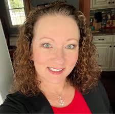 Melanie Hummel's Instagram, Twitter & Facebook