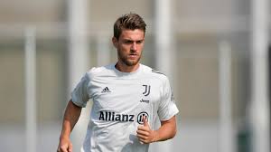 Born 29 july 1994) is an italian professional footballer who plays as a centre back for serie a club juventus and the italy national team. L1hj9wglzbism