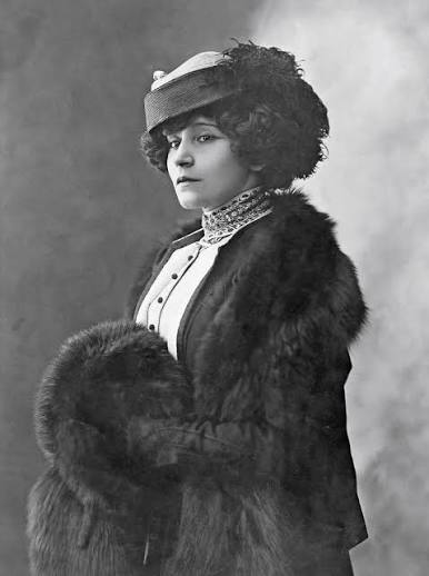 Colette - Wikipedia