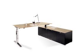 Schreibtisch von könig&neurath, tischplatte neu in weiss, gestell silber höhenverstellbar mit kurbel, schiebeplatte und kabelkanal, 1800b x 800t, verfügbare stückzahlen auf anfrage !! Table Management Tische Schreibtische Steh Sitz Arbeitsplatze Konig Neurath