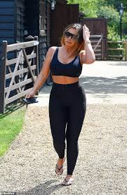 Lauren goodger enjoys luxury babymoon break ok! Lauren Goodger Picture Exclusive Star Shows Off Her Hourglass Curves In Gym Wear Daily Mail Online