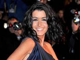 La chanteuse jenifer, débute sa carrière en gagnant la star academy sur tf1, en 2002. Jenifer Bartoli La Biographie De Jenifer Bartoli Avec Voici Fr