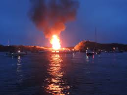 «sankthans» er oppkalt etter døperen johannes' danske helgennavn, sankt hans. Flekkeroya Norway St Hans Bonfire During Summer Solstice Celebrations Solstice Celebration Summer Solstice Norway