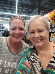 Aldi shoppers bonding over washable rugs in Mandeville, LA
