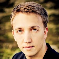 Born 13 september 1989) is a german professional footballer who plays for bundesliga club bayern munich and the germany national team. Fabian Muller Home Facebook